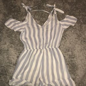 American Eagle Romper (never worn)